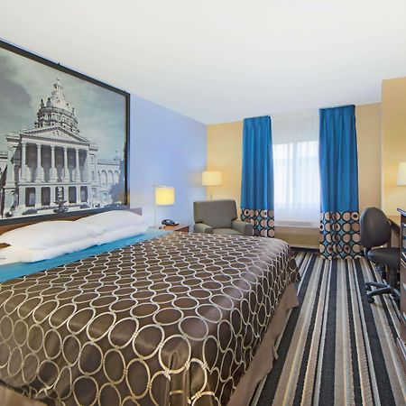 Super 8 By Wyndham Fairfield Hotel Buitenkant foto