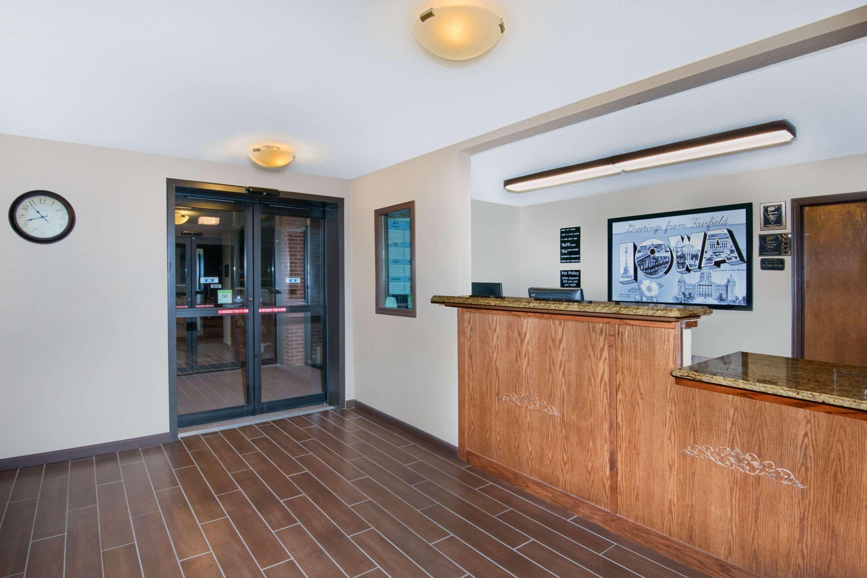 Super 8 By Wyndham Fairfield Hotel Buitenkant foto