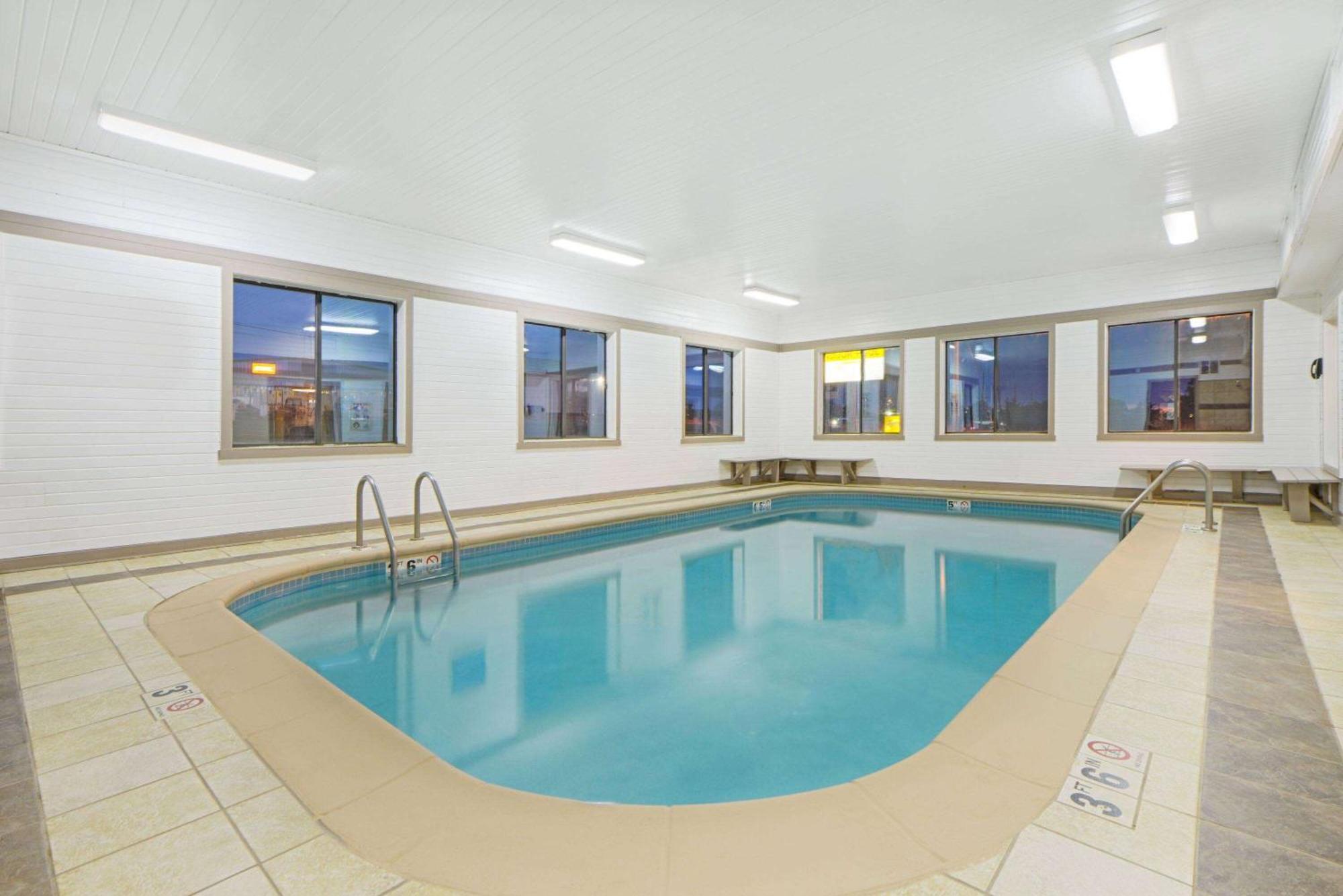 Super 8 By Wyndham Fairfield Hotel Buitenkant foto